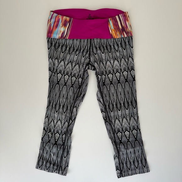 prAna Geometric Ikat Long Sleeve Top & Capri Legging Set XS Bundle - Picture 6 of 10